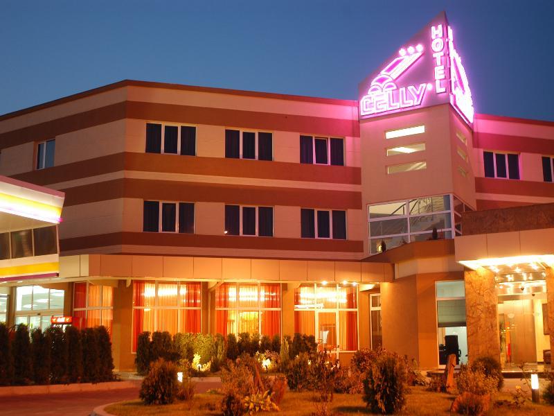 Celly Hotel Pitesti Luaran gambar