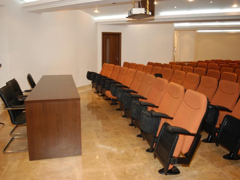 Celly Hotel Pitesti Luaran gambar