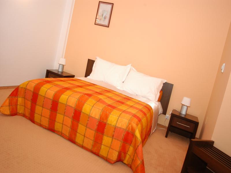 Celly Hotel Pitesti Luaran gambar