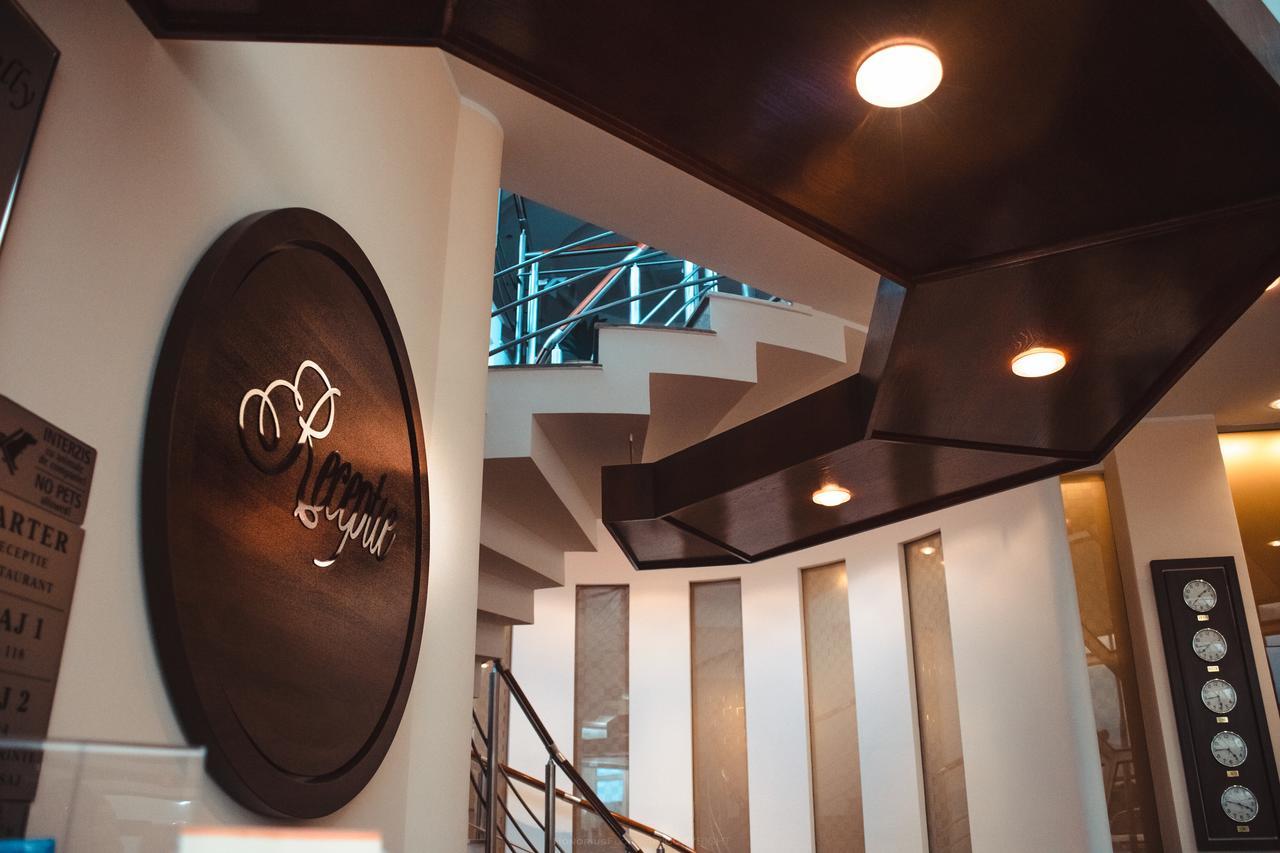 Celly Hotel Pitesti Luaran gambar
